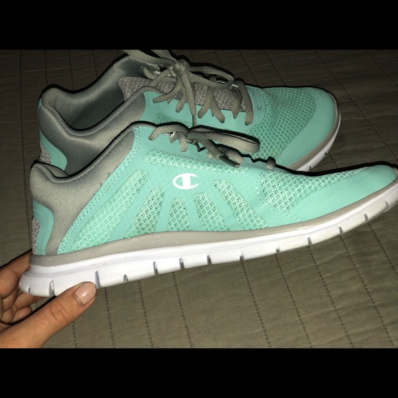 Champion running sneakers - Picture 3 of 4